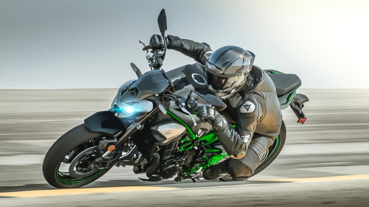 Kawasaki Z900 2025